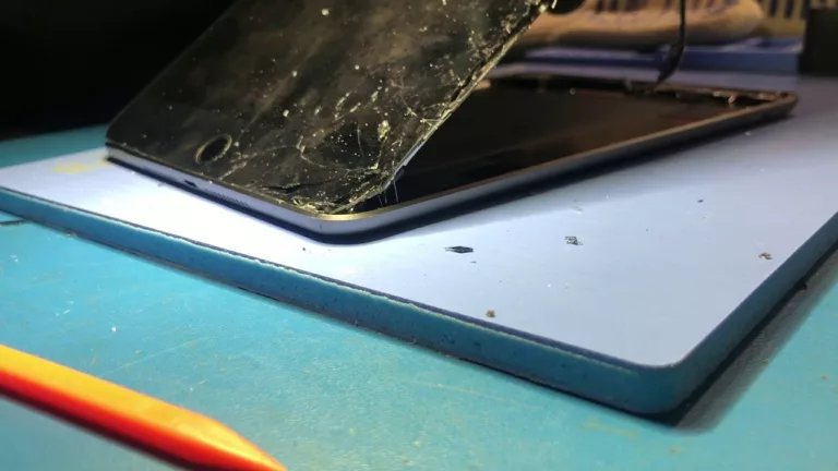 How to fix iPad mini broken screen in India? #erip